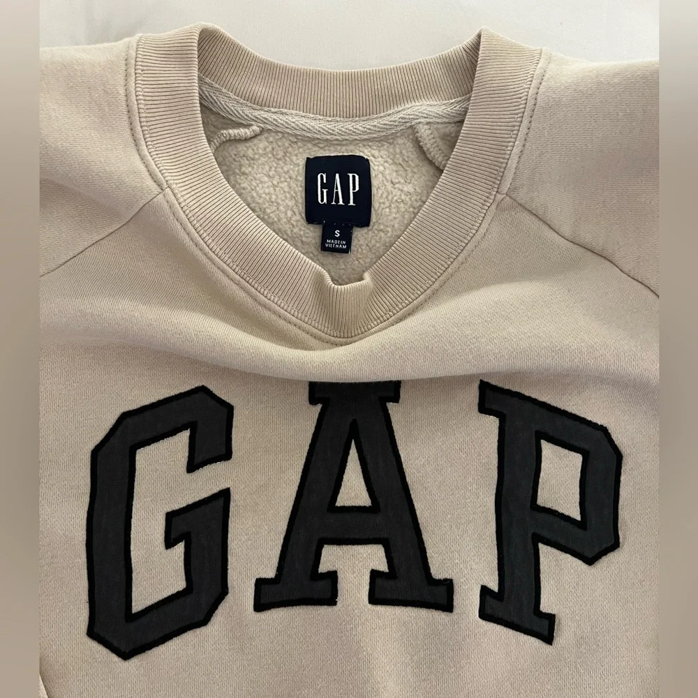 GAP Moonstone Beige Vintage Soft Raglan Sweatshirt - Picture 11 of 14